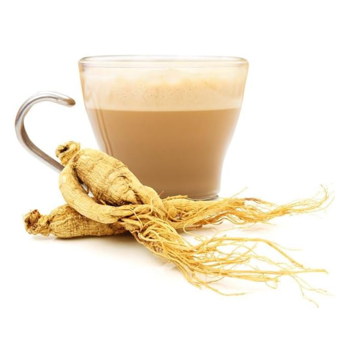 Tazzina in vetro con all'interno ginseng solubile e accanto al bicchiere è presente una radice di ginseng